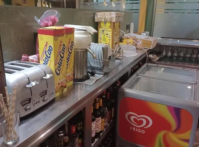 2 De Mayo 2 מלון *